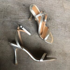 JAGGAR Ankle Strap Sandal In Gold Metallic size 40